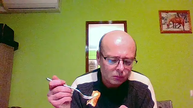 Tiger202441 online show from 04/17/26, 10:23