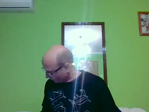 Tiger202441 online show from 10/26/25, 06:52