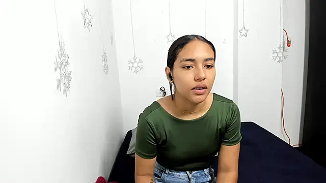 Snapshot of monse_02 chatting on 01/15/26, 01:25 monse 02 online show from 01/15/26, 01:25