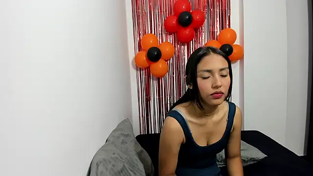 monse 02 online show from 11/03/25, 01:37