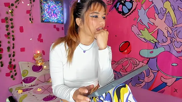 Snapshot of kittyzenn chatting on 02/28/25, 04:20 kittyzenn online show from 02/28/25, 04:20