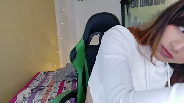 Snapshot of kittyzenn chatting on 04/09/26, 10:05 kittyzenn online show from 04/09/26, 10:05