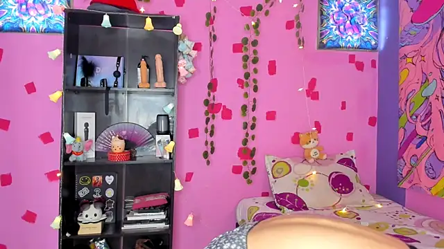 Snapshot of kittyzenn chatting on 03/10/25, 05:39 kittyzenn online show from 03/10/25, 05:39