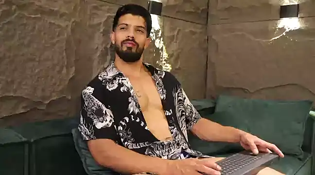 Snapshot of DannSaenz chatting on 03/05/25, 12:05 DannSaenz online show from 03/05/25, 12:05