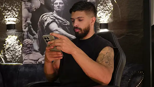 Snapshot of DannSaenz chatting on 02/15/26, 04:39 DannSaenz online show from 02/15/26, 04:39