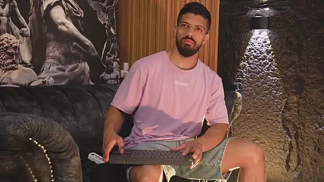 DannSaenz online show from 11/03/25, 02:42