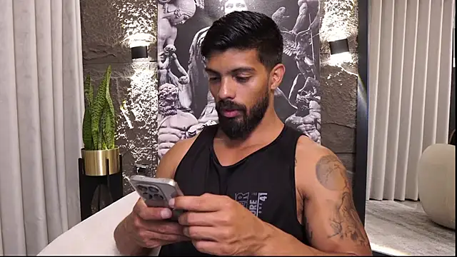 Snapshot of DannSaenz chatting on 03/27/26, 01:23 DannSaenz online show from 03/27/26, 01:23