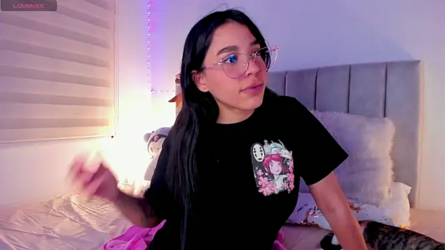 Snapshot of DanielaSaenz0 chatting on 12/16/24, 03:19 DanielaSaenz0 online show from 12/16/24, 03:19