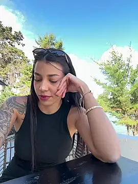 Snapshot of DanielaSaenz0 chatting on 01/26/25, 08:23 DanielaSaenz0 online show from 01/26/25, 08:23