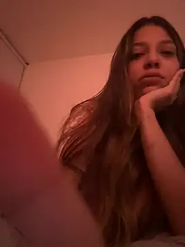 Snapshot of DanielaSaenz0 chatting on 02/22/26, 03:53 DanielaSaenz0 online show from 02/22/26, 03:53