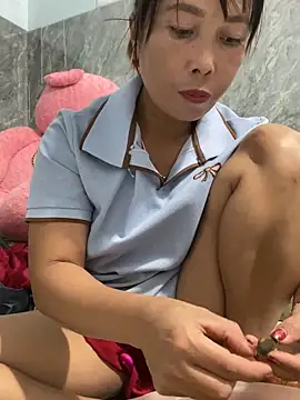 Linaannn online show from 10/16/25, 12:02