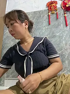 Linaannn online show from 05/22/26, 03:04