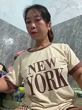 Linaannn online show from 12/16/25, 12:04