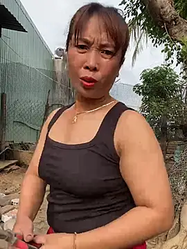 Linaannn online show from 05/15/26, 12:30