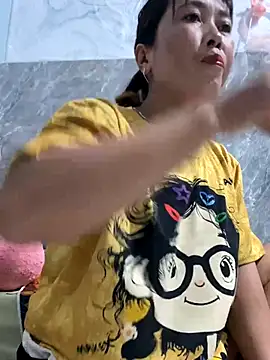 Linaannn online show from 10/17/25, 11:28
