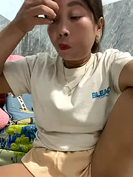 Linaannn online show from 11/14/25, 12:20