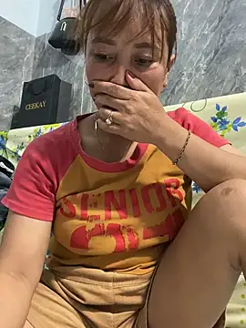 Linaannn online show from 04/18/26, 11:56