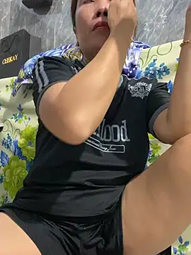 Linaannn online show from 04/16/26, 12:06