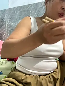 Linaannn online show from 10/29/25, 10:58