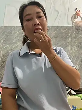 Linaannn online show from 11/28/25, 11:38