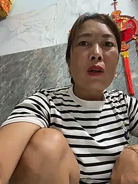 Snapshot of Linaannn chatting on 06/07/26, 11:21 Linaannn online show from 06/07/26, 11:21