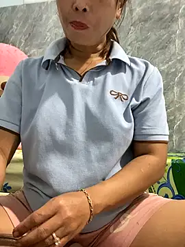 Linaannn online show from 10/26/25, 12:16