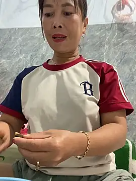 Linaannn online show from 10/22/25, 11:36