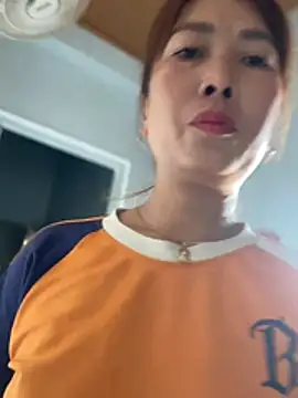 Linaannn online show from 04/05/26, 12:28