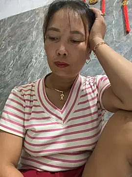 Snapshot of Linaannn chatting on 07/19/26, 11:12 Linaannn online show from 07/19/26, 11:12