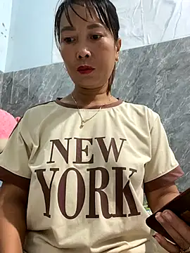 Linaannn online show from 11/13/25, 11:41