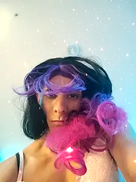 Snapshot of sissyhellokitty00 chatting on 12/27/24, 12:23 sissyhellokitty00 online show from 12/27/24, 12:23