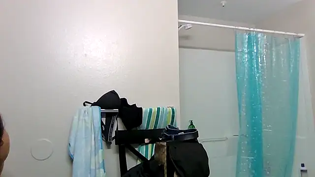 Snapshot of sissyhellokitty00 chatting on 12/17/24, 01:39 sissyhellokitty00 online show from 12/17/24, 01:39