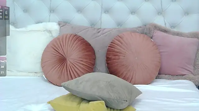 VioletUmi online show from 02/28/25, 02:20