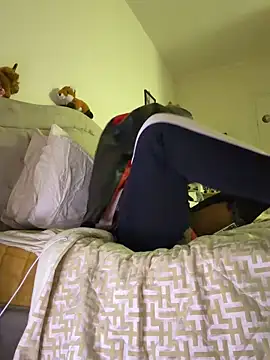 Snapshot of esteraulxxx chatting on 11/22/25, 01:10 esteraulxxx online show from 11/22/25, 01:10