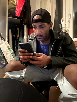 Snapshot of esteraulxxx chatting on 09/22/25, 10:27 esteraulxxx online show from 09/22/25, 10:27