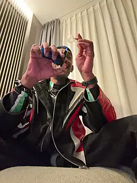 Snapshot of esteraulxxx chatting on 09/27/25, 05:35 esteraulxxx online show from 09/27/25, 05:35