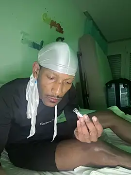 Snapshot of esteraulxxx chatting on 12/08/24, 11:51 esteraulxxx online show from 12/08/24, 11:51