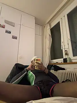 Snapshot of esteraulxxx chatting on 12/01/25, 09:59 esteraulxxx online show from 12/01/25, 09:59