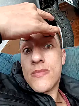 alexmoragomez online show from 01/29/25, 04:08