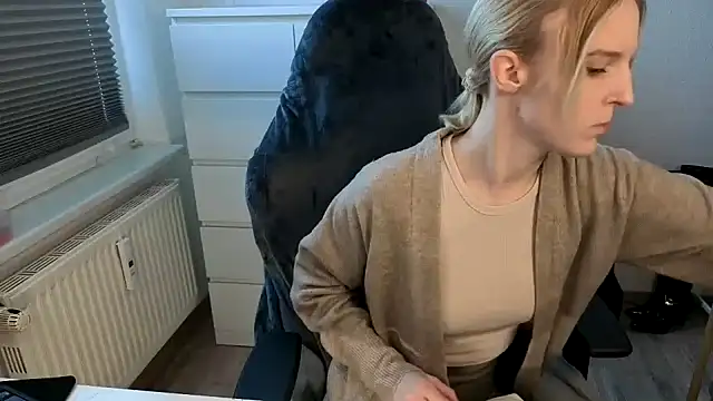 Luna Lacroix online show from 01/18/26, 08:40