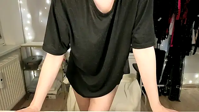 Luna Lacroix online show from 04/14/26, 06:35