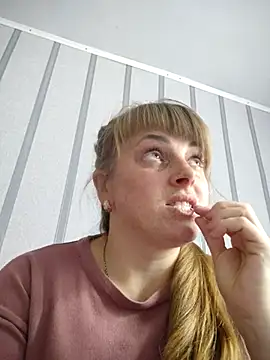 Snapshot of CoddessCrystal chatting on 10/16/25, 09:06 CoddessCrystal online show from 10/16/25, 09:06