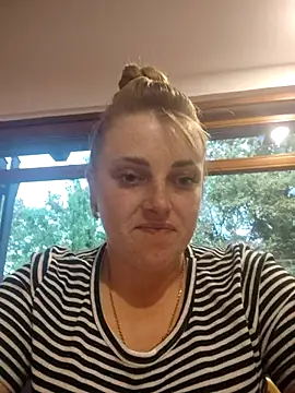 Snapshot of CoddessCrystal chatting on 09/27/25, 05:46 CoddessCrystal online show from 09/27/25, 05:46