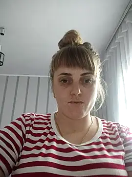 Snapshot of CoddessCrystal chatting on 11/18/25, 10:07 CoddessCrystal online show from 11/18/25, 10:07