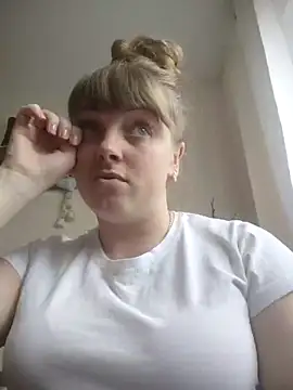 Snapshot of CoddessCrystal chatting on 02/12/26, 09:09 CoddessCrystal online show from 02/12/26, 09:09