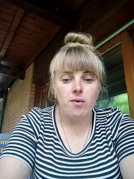 Snapshot of CoddessCrystal chatting on 09/09/25, 10:47 CoddessCrystal online show from 09/09/25, 10:47