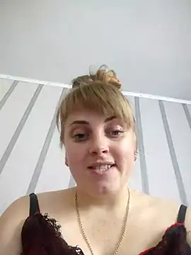 Snapshot of CoddessCrystal chatting on 10/30/25, 09:18 CoddessCrystal online show from 10/30/25, 09:18