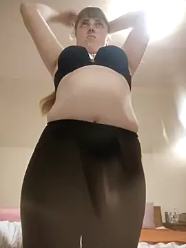 Snapshot of CoddessCrystal chatting on 02/25/26, 06:35 CoddessCrystal online show from 02/25/26, 06:35