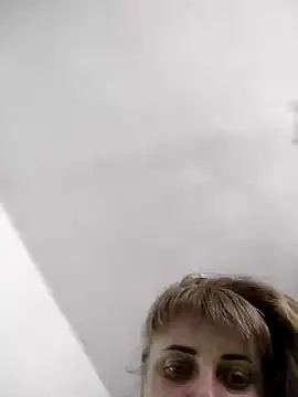 Snapshot of CoddessCrystal chatting on 03/21/25, 08:17 CoddessCrystal online show from 03/21/25, 08:17