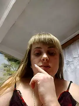 Snapshot of CoddessCrystal chatting on 11/22/25, 07:02 CoddessCrystal online show from 11/22/25, 07:02